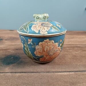 Japanese Vase- Bowl- Jar- Dapanse Porcelain- Painted- Decorated in Macau China